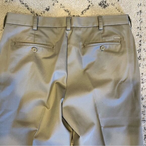 Izod Straight Leg Flat Front Chino Khaki Pants Size 34W 30L - Picture 4 of 7